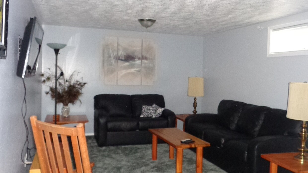 end view of living room - 1950 Sunflower Cir