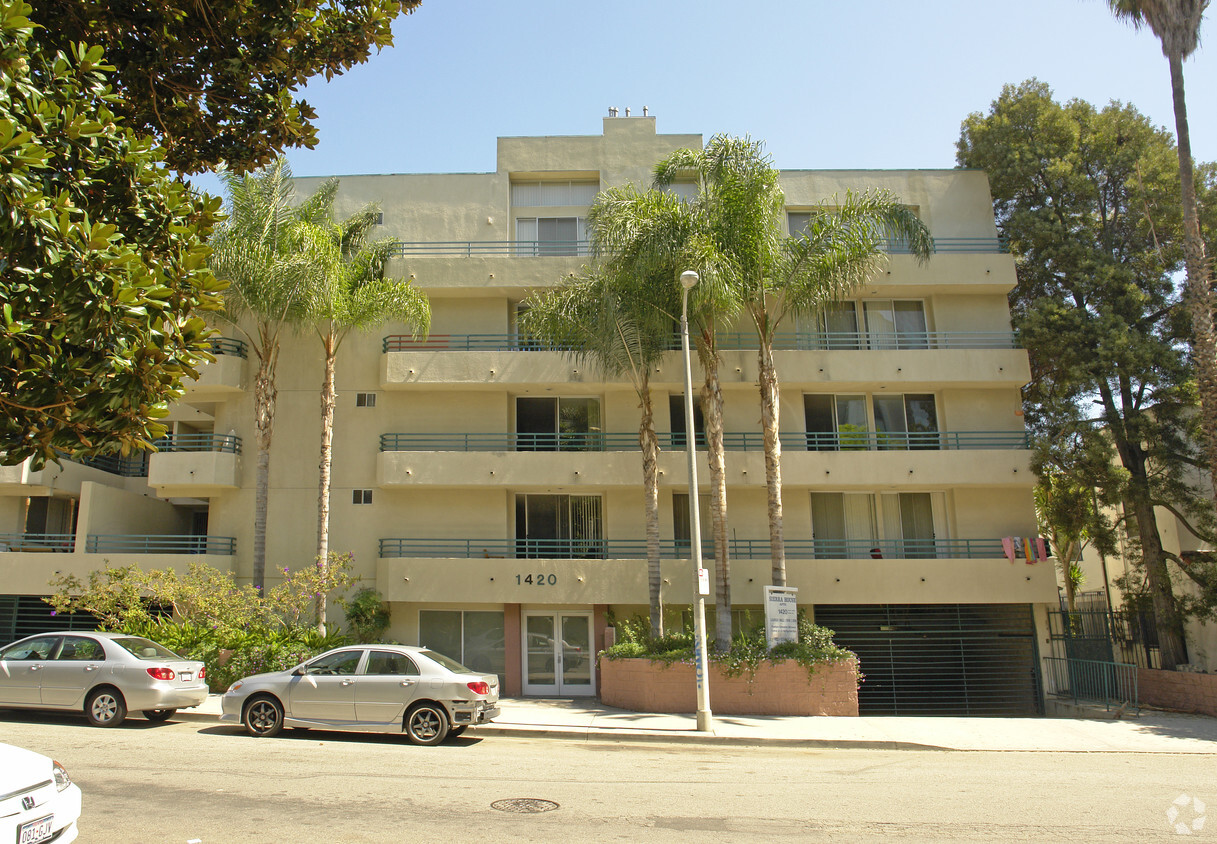 Building Photo - Sierra House Apartments