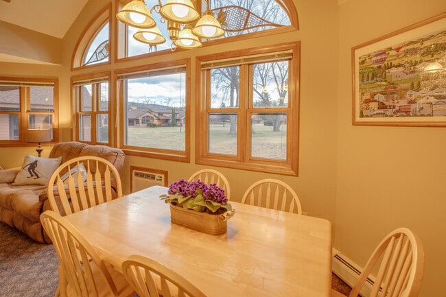 Building Photo - 4 Jack O'Lantern Dr