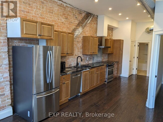 Building Photo - 172 Broadway