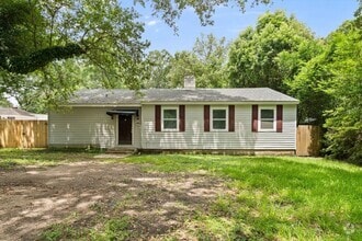 Building Photo - 105 Village Cir W