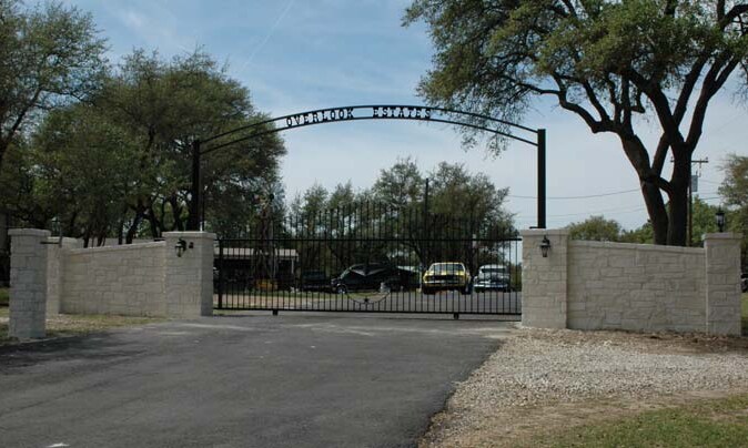 Primary Photo - Overlook Estates