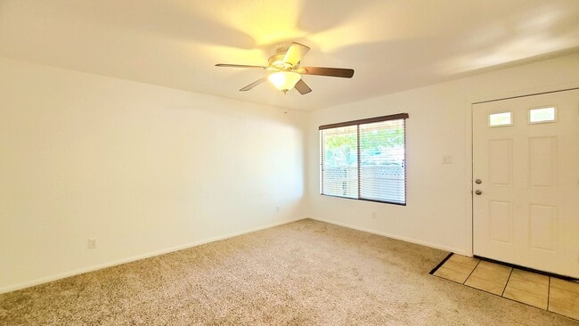 Building Photo - Perfect Single Story Condo Available!