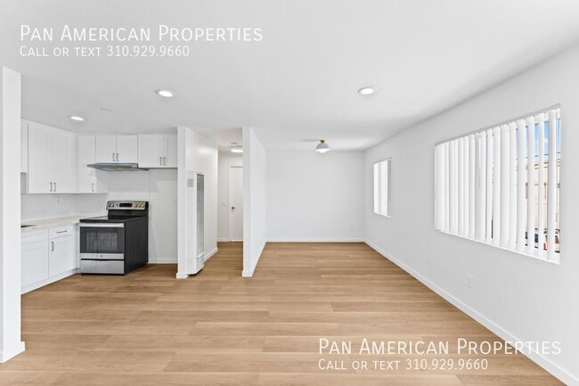 Building Photo - 994 Valencia St