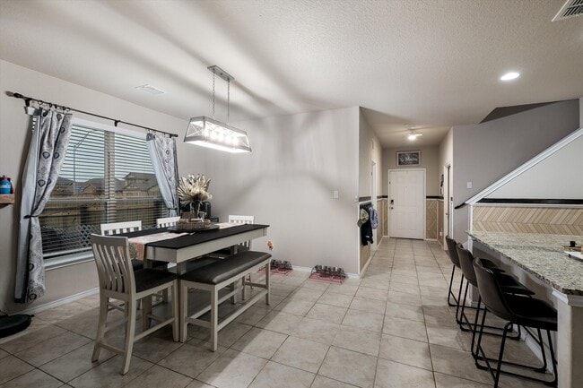 Foto del edificio - 5802 Acacia Farm