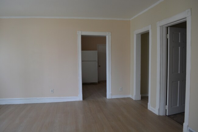 Building Photo - 915 Sunset Ave