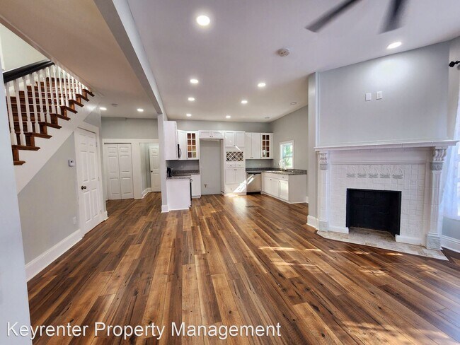 Foto del edificio - 4 br, 2.5 bath House - 129 E 5TH ST