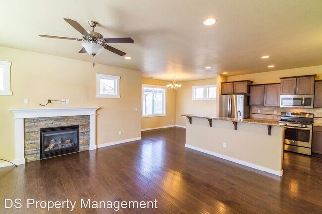 Building Photo - 3 br, 2.5 bath House - 8688 Utahna St