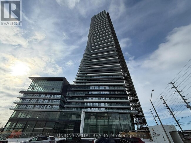 Building Photo - 448 Burnhamthorpe Rd W