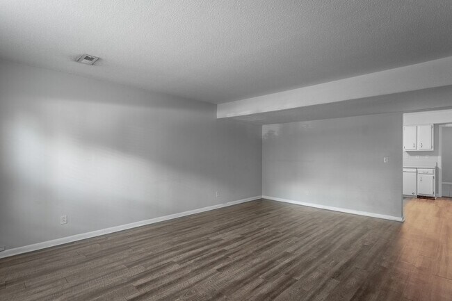 Building Photo - 3634 Helen Ln