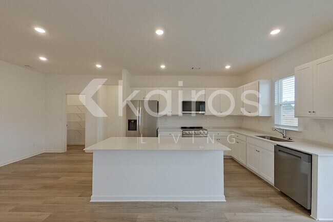 Foto del edificio - 114 Silver Maple Ln
