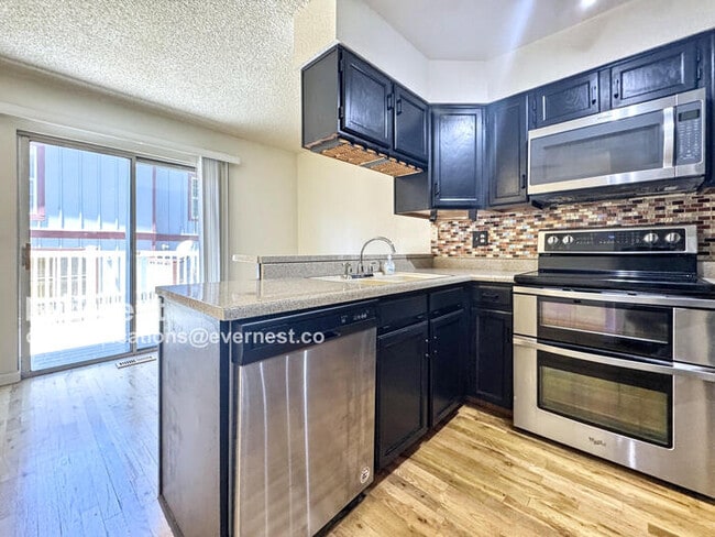 Building Photo - 12074 E Ford Cir