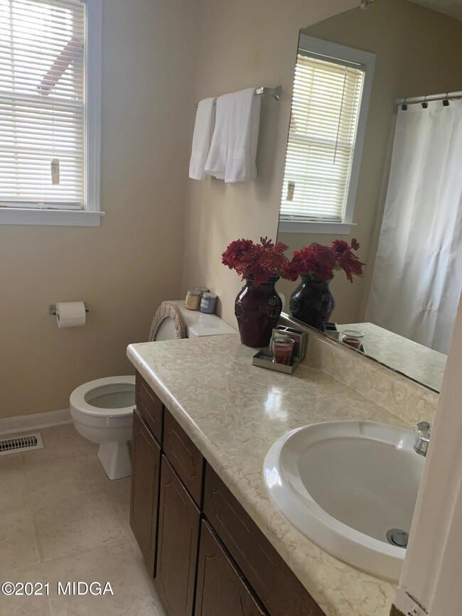 Building Photo - 5161 Nisbet Dr