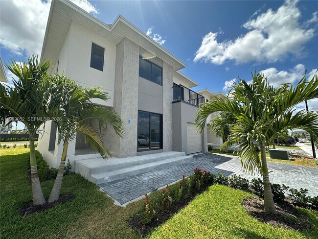 Foto del edificio - 232 NW 13th Ct