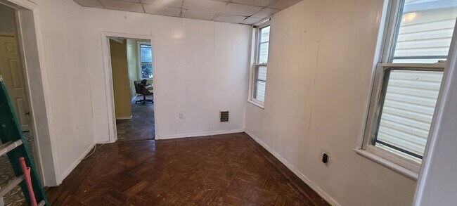 Foto del edificio - 200 Van Nostrand Ave