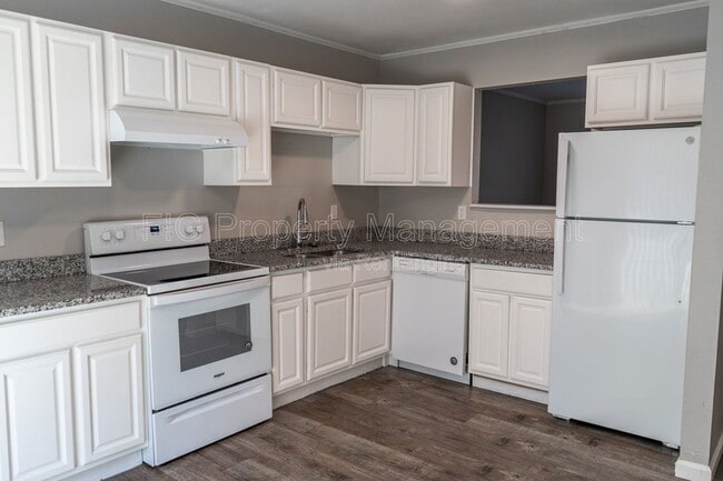 Building Photo - 112 Louella Dr