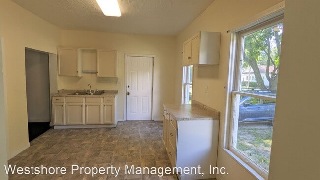 Building Photo - 3 br, 1 bath House - 1689 5th St.