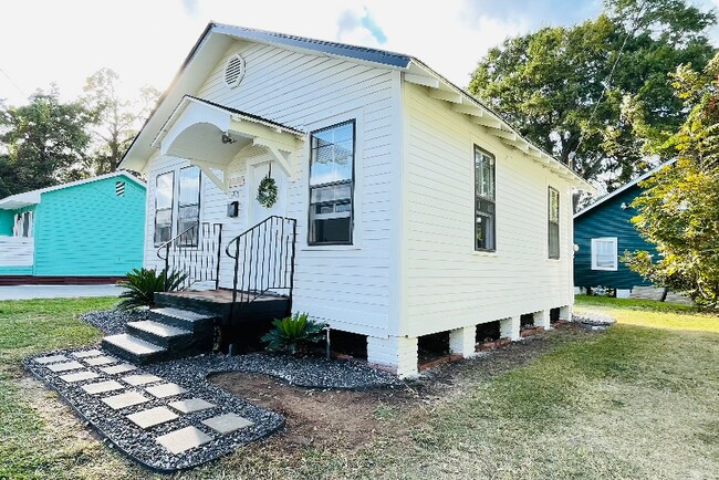 Foto del edificio - 808 Gordon St