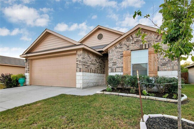 Building Photo - 704 Red Tails Dr