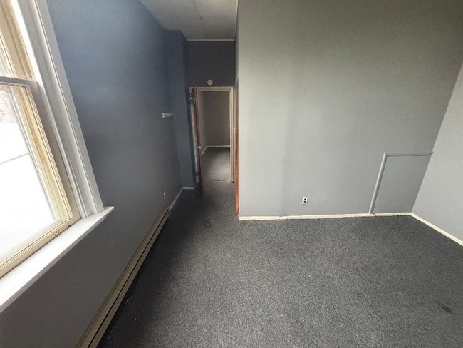 Building Photo - 857 Cherry St