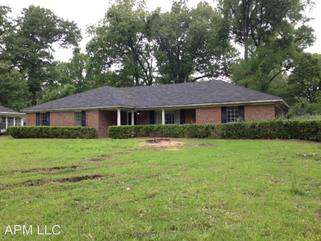 Primary Photo - 3 br, 2 bath House - 41 Karen Ln