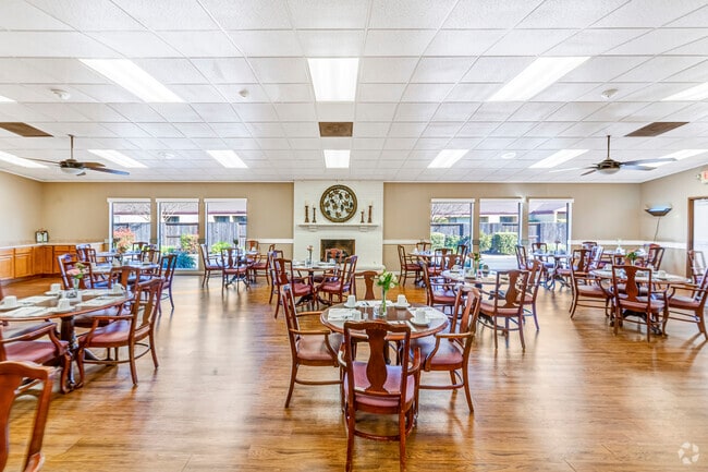 Vista del comedor - Lodi Commons Senior Living