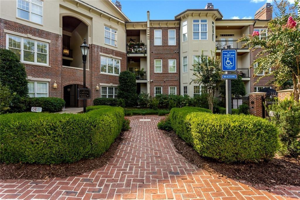 Foto principal - 825 Highland Ln NE