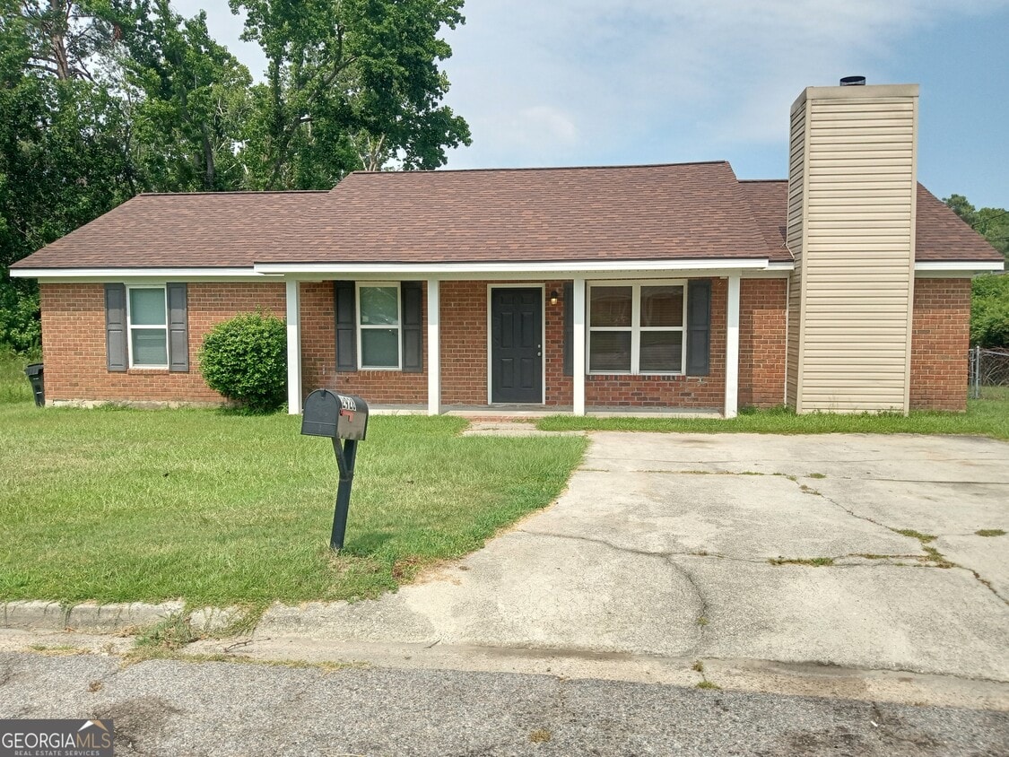 Primary Photo - 2928 Dahlia Dr
