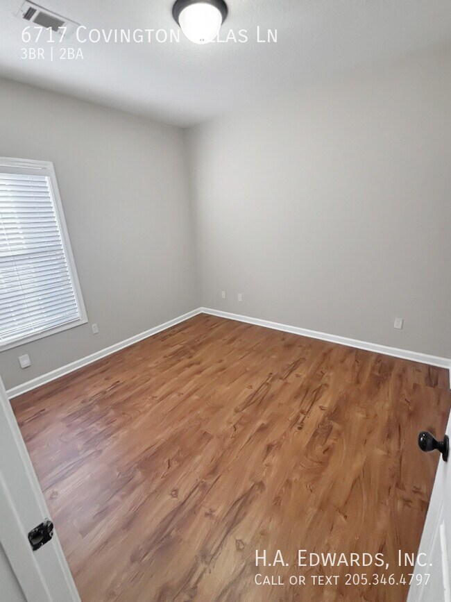 Foto del edificio - 6717 Covington Villas Ln