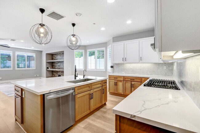 Foto del edificio - 4386 Bayhill Ln