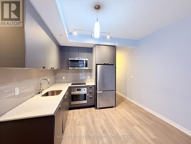 Photo du bâtiment - 56 Forest Manor Rd