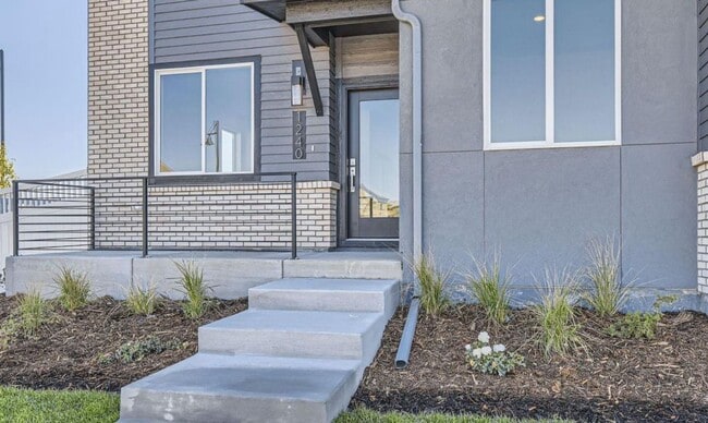 Building Photo - Brand new 3 bedroom 3 bathroom townhome
