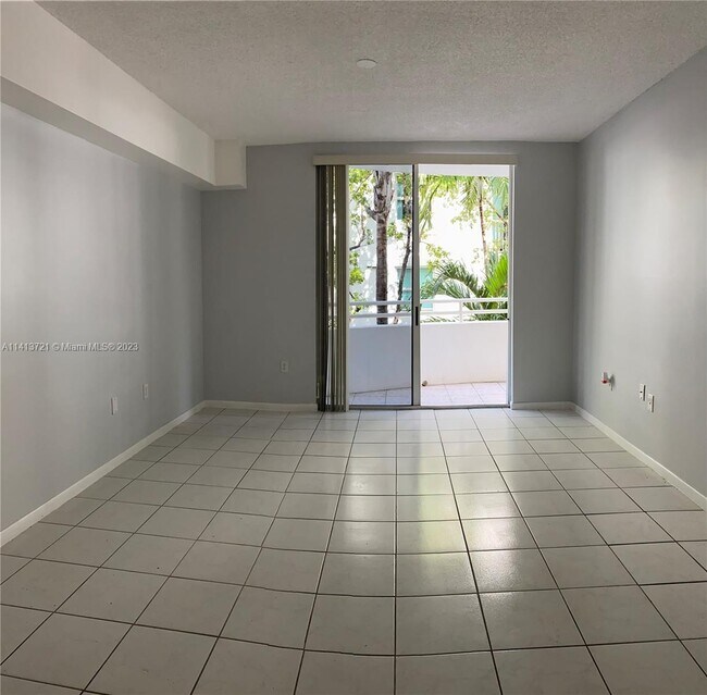 Building Photo - 9156 Collins Ave