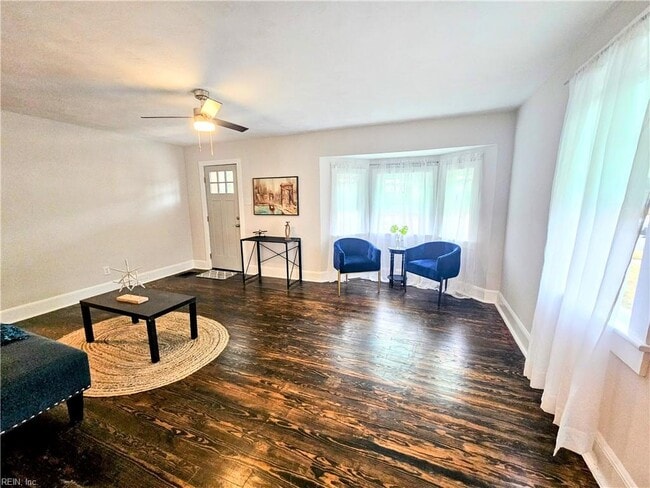 Foto del edificio - 947 Potomac Ave