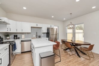 Building Photo - 1812 Wheeler Ave