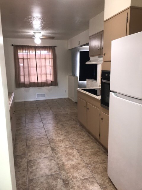 Foto del edificio - 4502 Zuni Rd SE