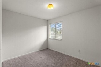 Building Photo - 376 Musgrav