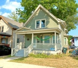 Building Photo - 111 S Randall Ave