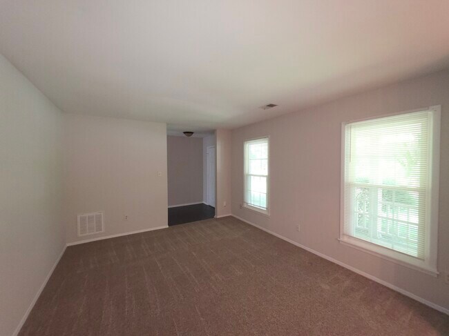 Foto del edificio - 1301 Rock Point Rd