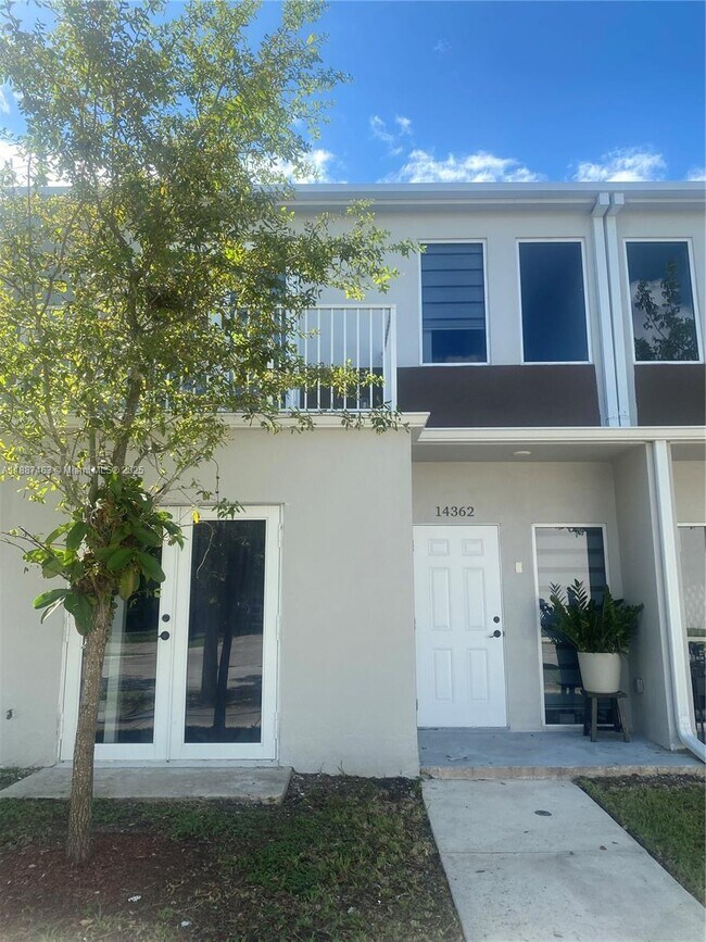 Foto del edificio - 14362 SW 258th Ln