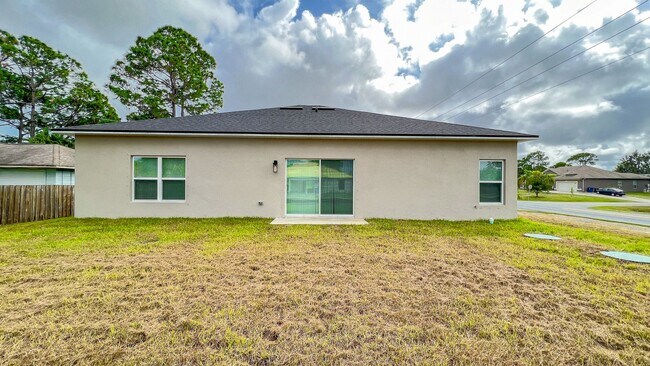 Foto del edificio - AVAILABLE NOW! 4 BD/2BA Home in Beautiful Palm Bay!! Wonderful home ready for move-in.
