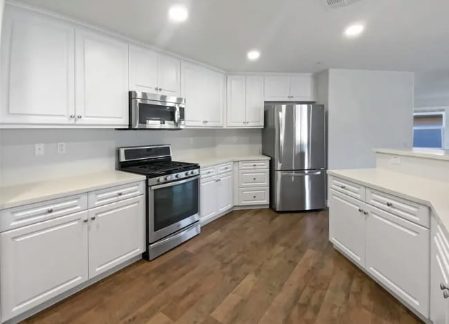 Foto del edificio - 31846 Victoria Pl