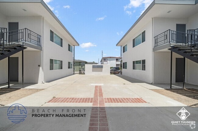 Building Photo - 5300 Lorna St.