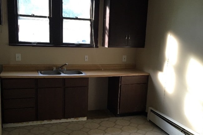 Kitchen - 1213 N Church St