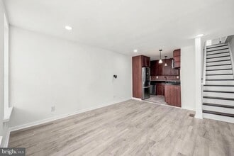Building Photo - 1506 S Bambrey St