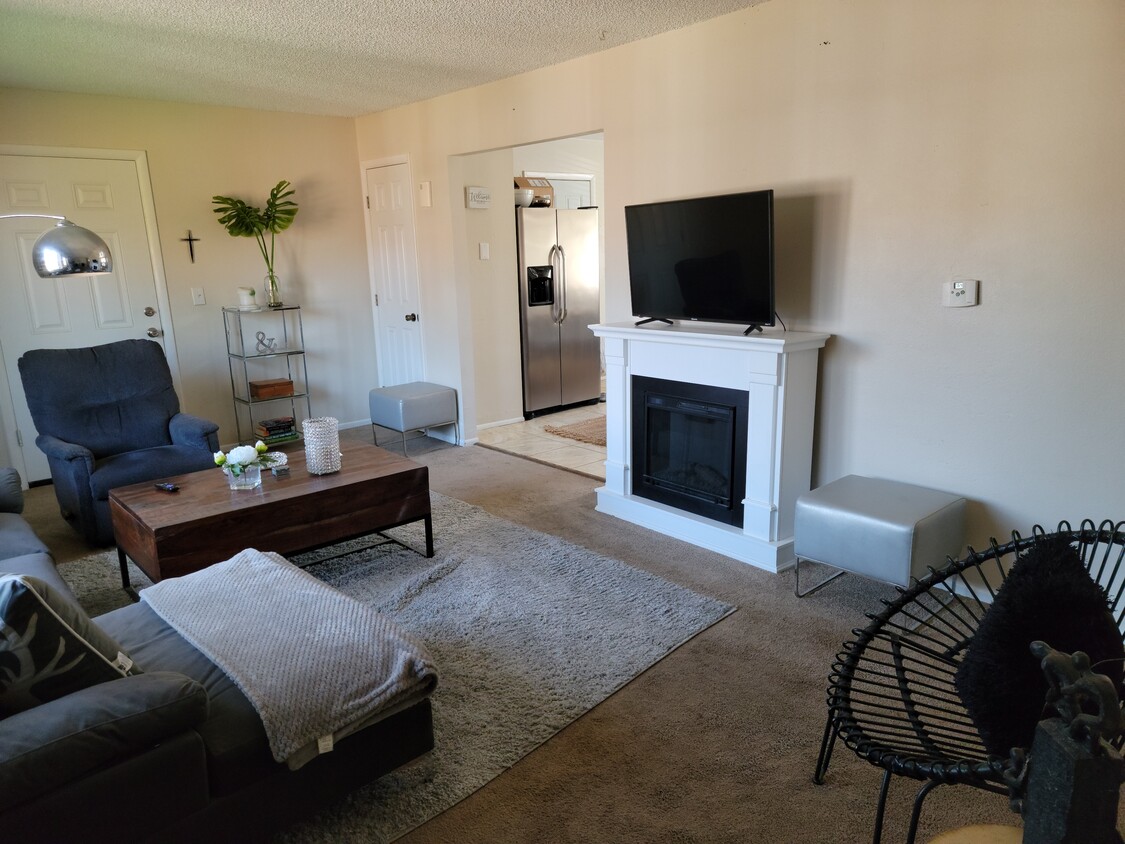 Primary Photo - 145 S 18th Ave