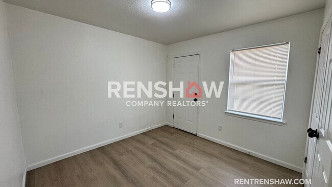 Foto del edificio - 285 Lucy Ave