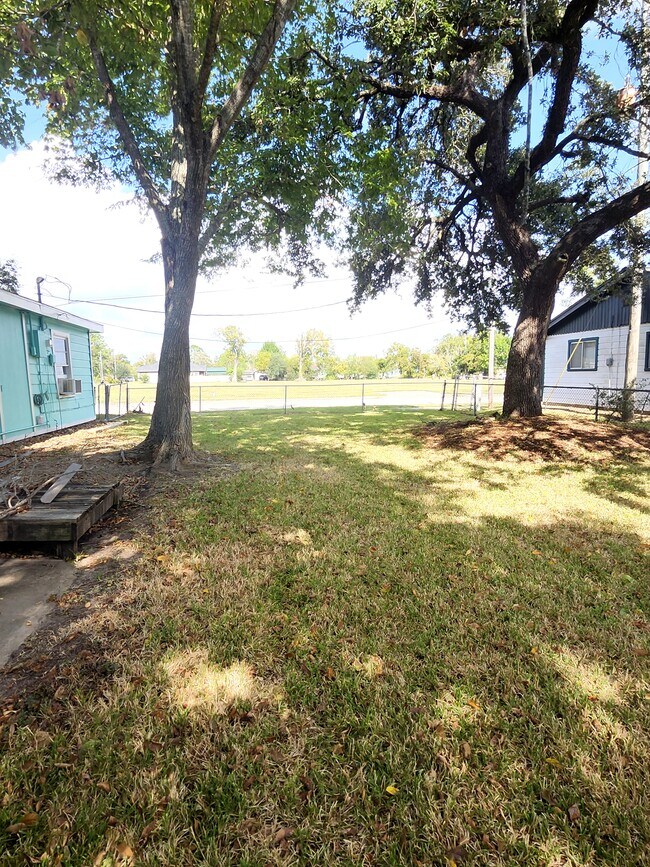 Foto del edificio - 3103 Avenue H