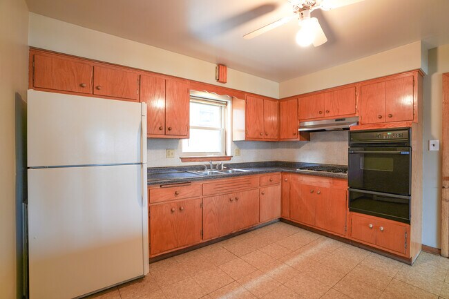 Foto del edificio - 7560 Waukegan Rd
