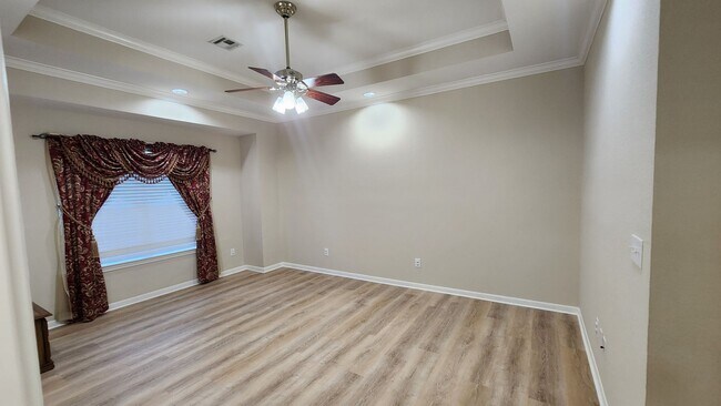 Foto del edificio - 1024 Heatherwood